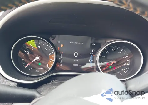 2018 Jeep Compass Latitude 4X4 z USA, uszkodzony, nr VIN 3C4NJDBB4JT117805